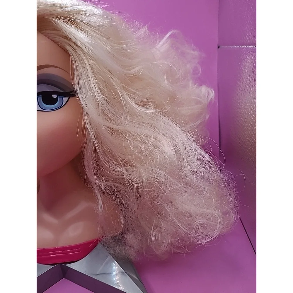 2002 BRATZ CLOE‎ GLAMMED UP FUNKY FASHION MAKEOVER LARGE Styling Doll Head READ